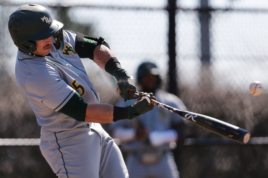William & Mary baseball team erases 6-run deficit to win at Stony Brook