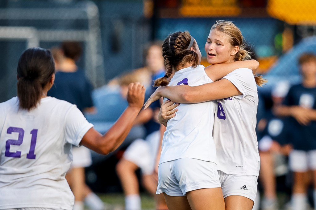 Maury boys escape, Menchville girls pull away late to win in Class 5 Region B soccer title doubleheader