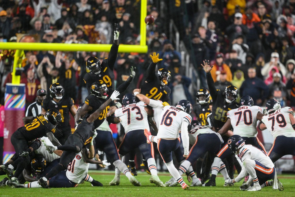 Turnovers cost Commanders as Bears win on final-play field goal